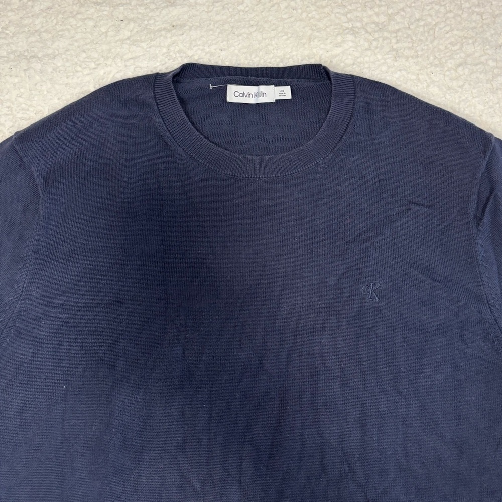 Calvin Klein Men Blue Knit Crewneck Sweater - Picture 4 of 11